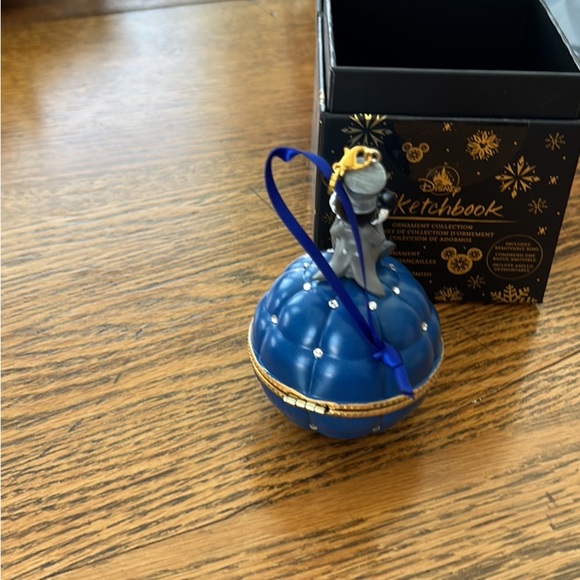 Disney exclusive sketchbook, ornament,will you marry me